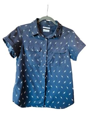 Omni-shade Sun protection Short-Sleeve Button-Down Shirt with White Leaf Motif